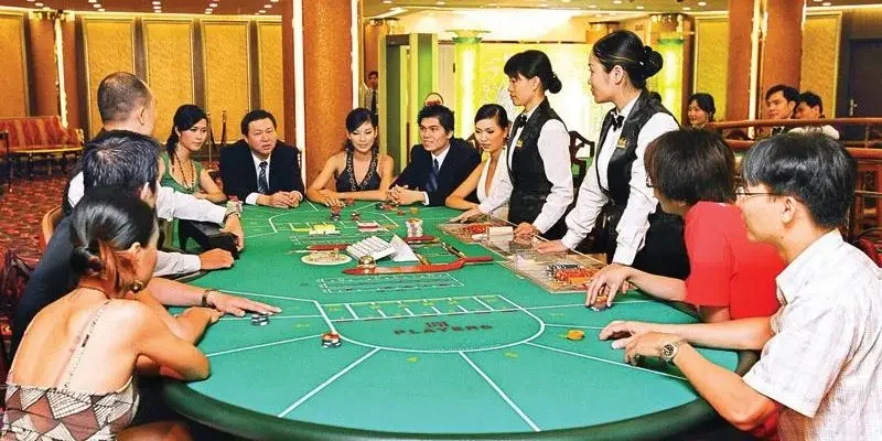 Các trò chơi phổ biến có chia bài casino